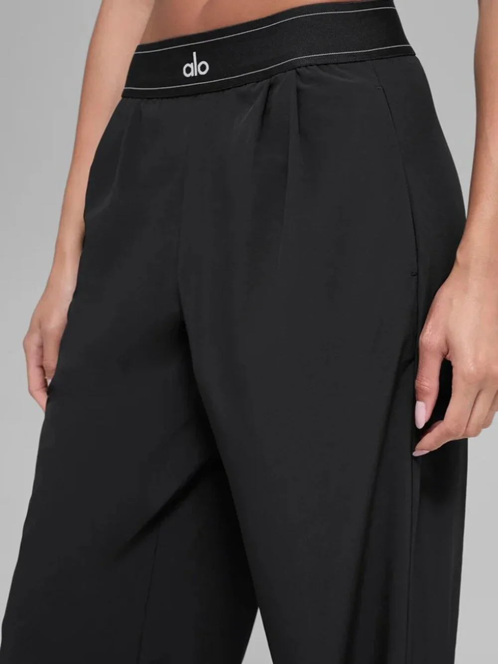 Brand New Alo Yoga Trouser|Pants Black（Regular）NWT 🙆‍♀️💘 - Picture 8 of 9
